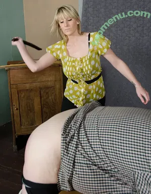 Demi Scott / mercedes / officialdemiscott nude photo #0845