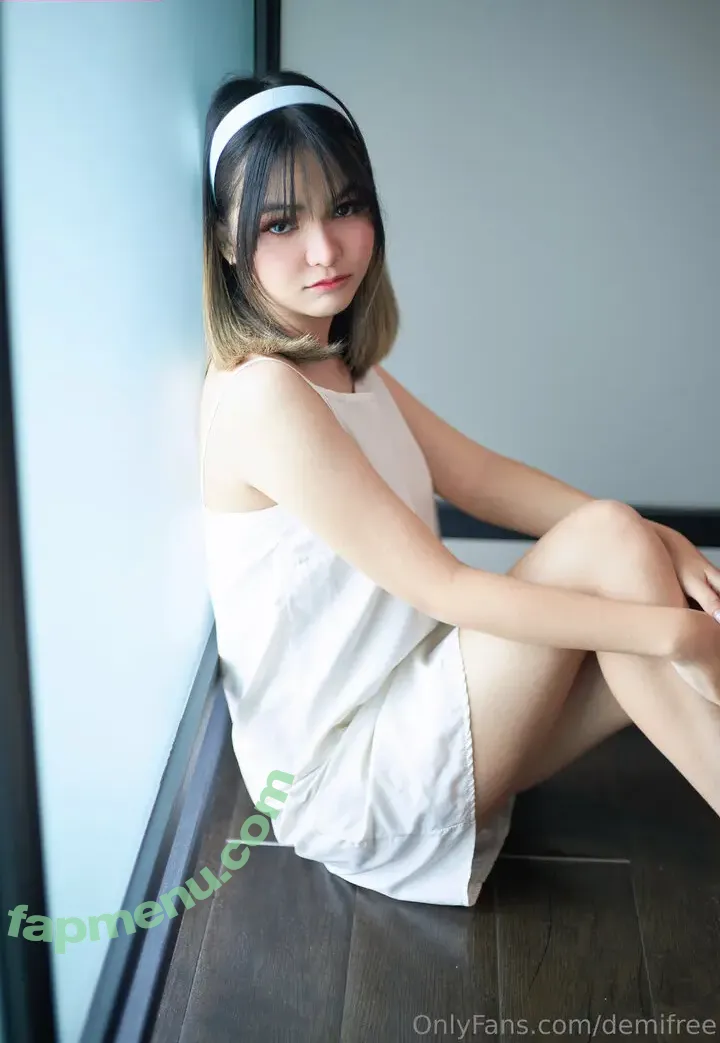 demifree nude photo #0245 (ddlovato)