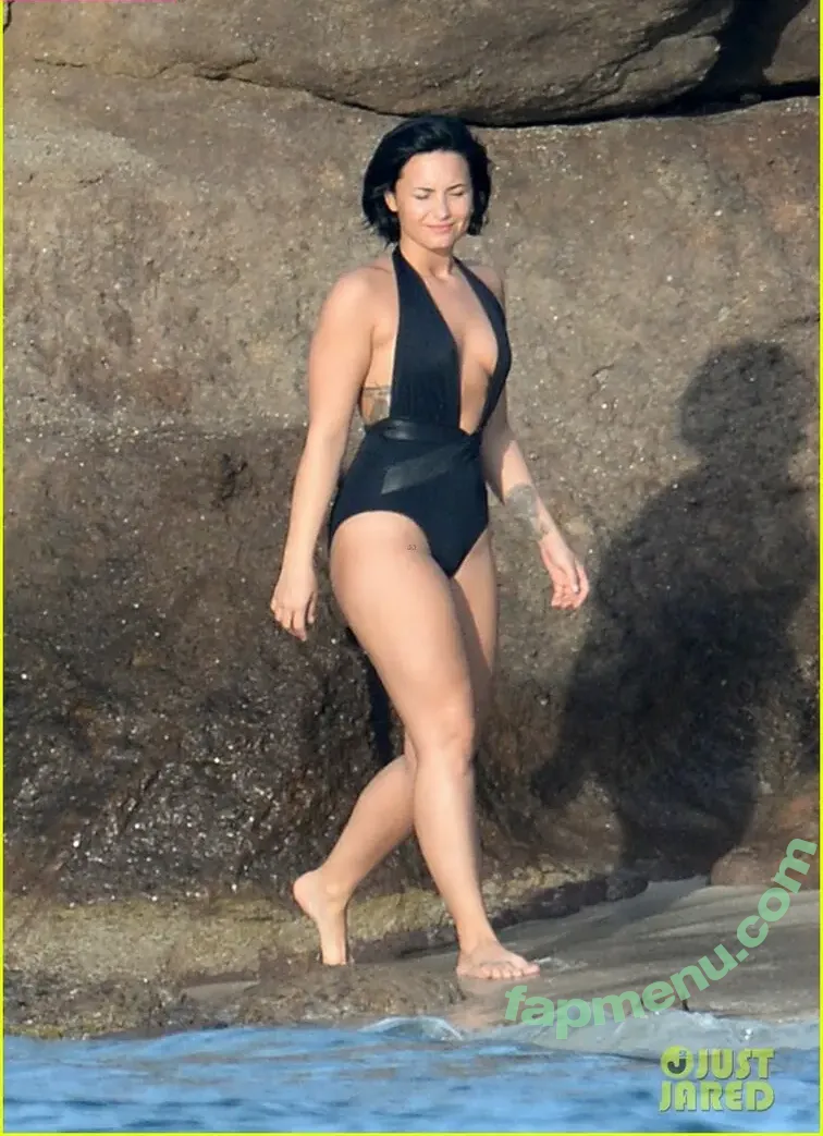 Demilovato nude photo #0009 (Demilovato)
