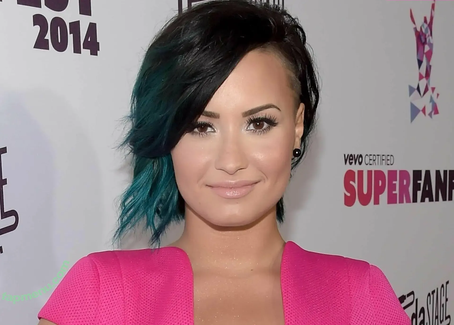 Demilovato nude photo #0014 (Demilovato)