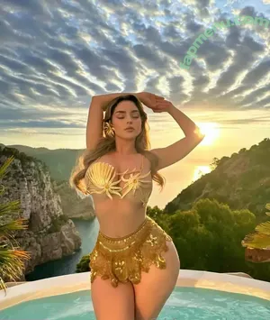 demirose nude