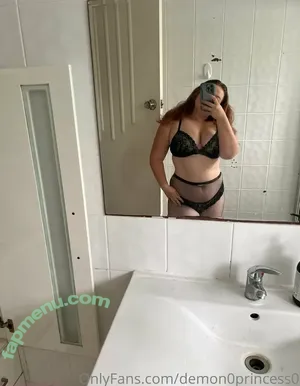  nude photo #0004
