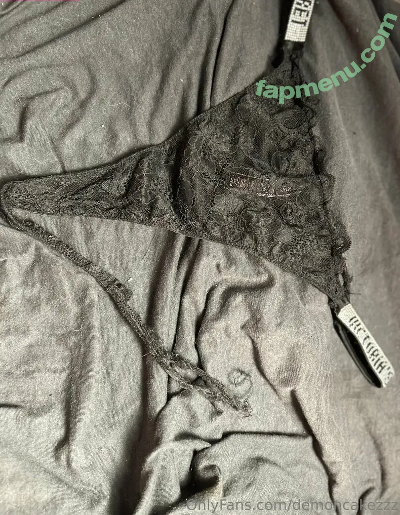 demoncakezzz nude photo #0044 (demoncakezzz)