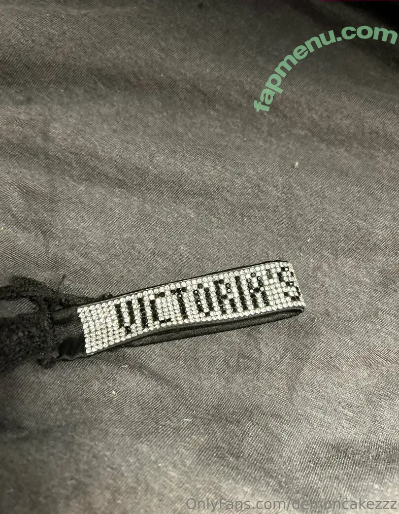 demoncakezzz nude photo #0045 (demoncakezzz)