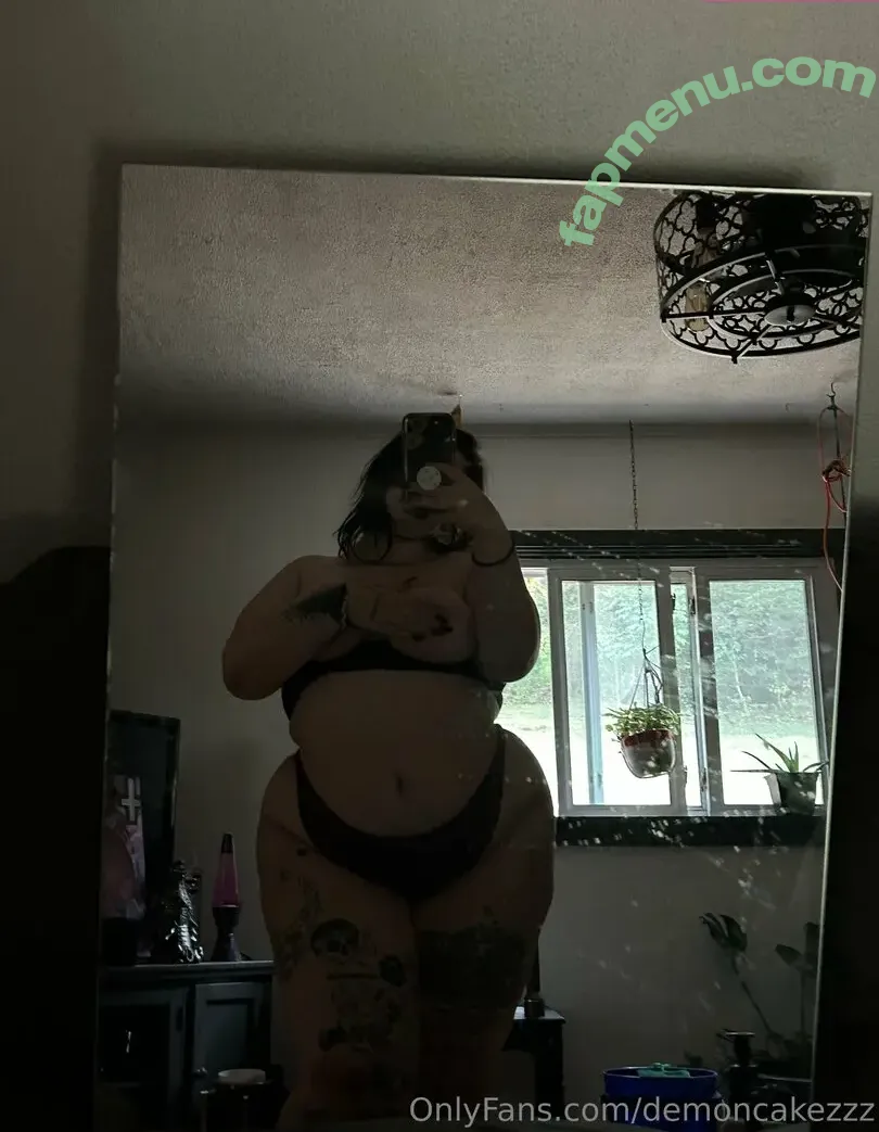 demoncakezzz nude photo #0060 (demoncakezzz)