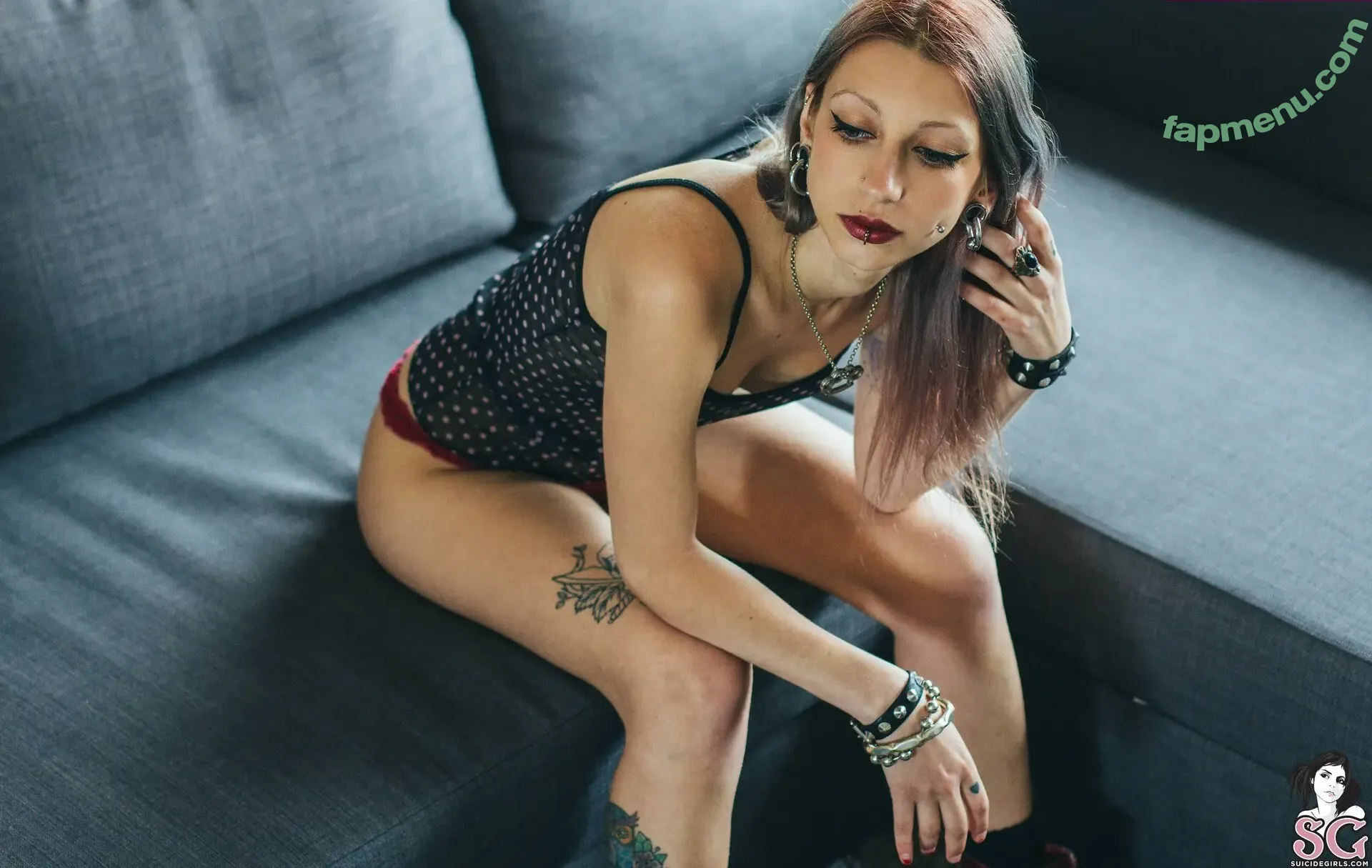 Demonia nude photo #0145 (demonia.shoes / demonia_sg)