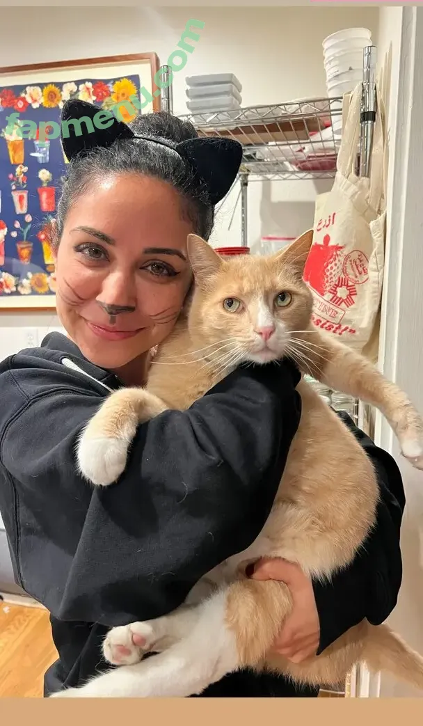 Dena Takruri nude photo #0047 (Dena / Palestinian-American reporter / denatakruri)