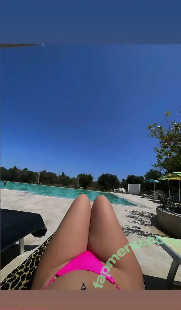Denise Loi nude photo #0003 (deniseloi_)