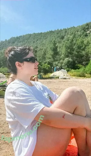 Deniz Bağdaş / denizbagdas nude photo #0007