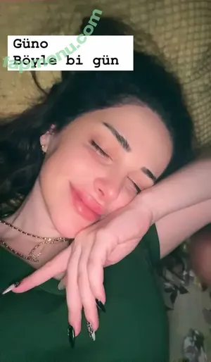 Deniz Bağdaş / denizbagdas nude photo #0014