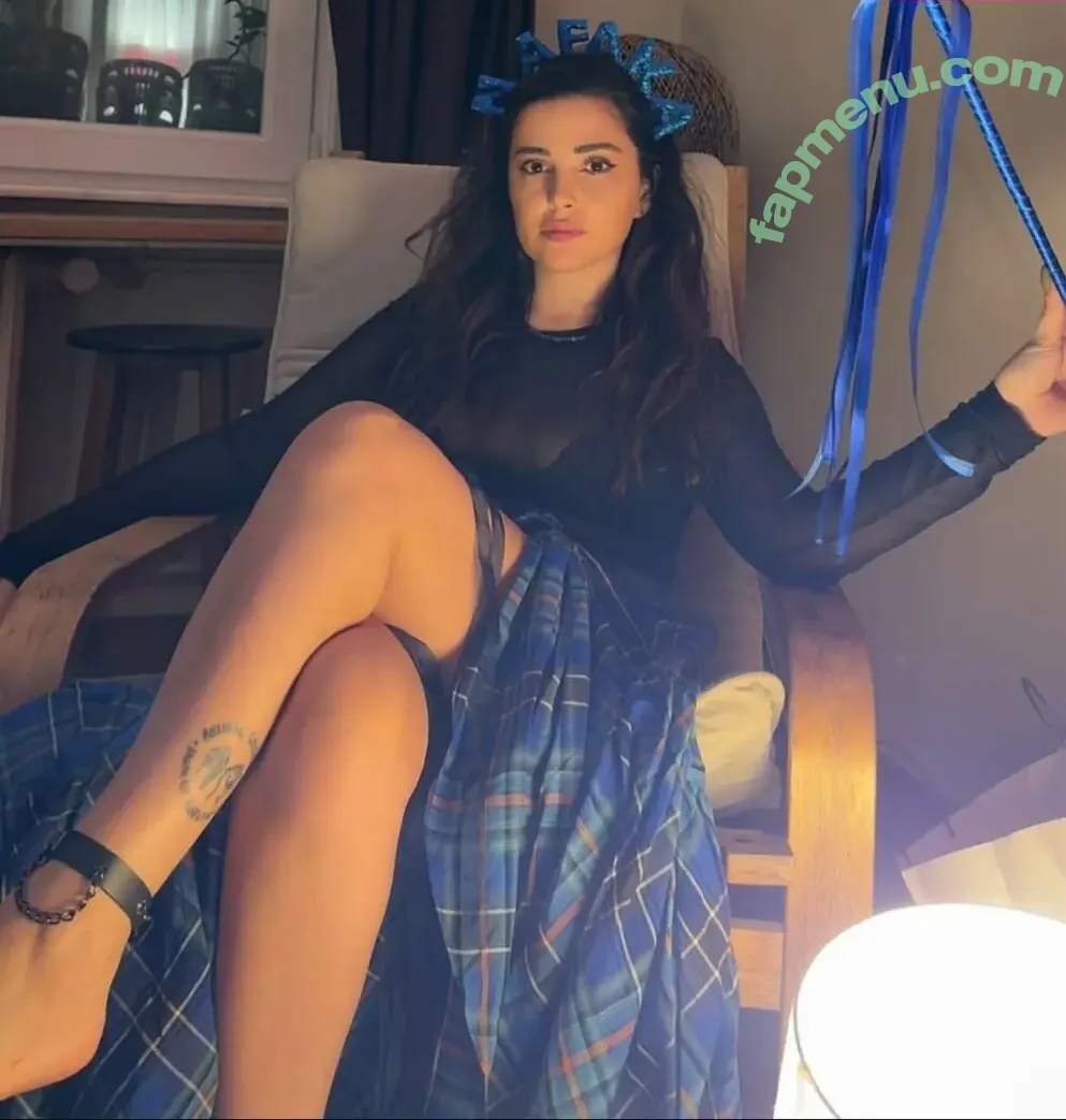 Deniz Bağdaş nude photo #0061 (denizbagdas)