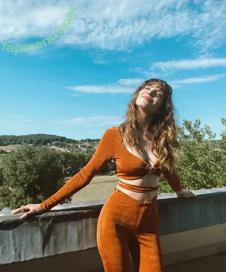 Deniz Baysal nude photo #0003 (Deniz Baysal)
