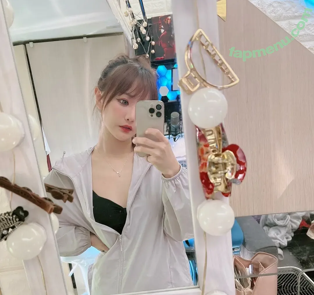 Denkakeke nude photo #0217 (DenKa / realanaandrews)