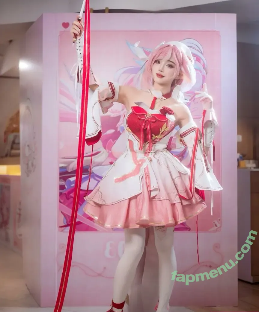 Denkakeke nude photo #0318 (DenKa / realanaandrews)