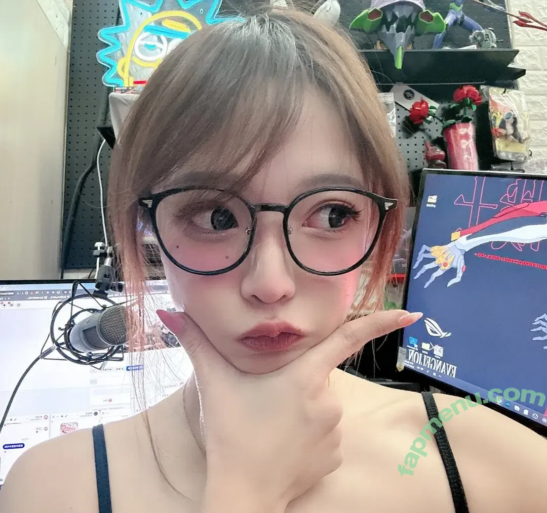 Denkakeke nude photo #0322 (DenKa / realanaandrews)