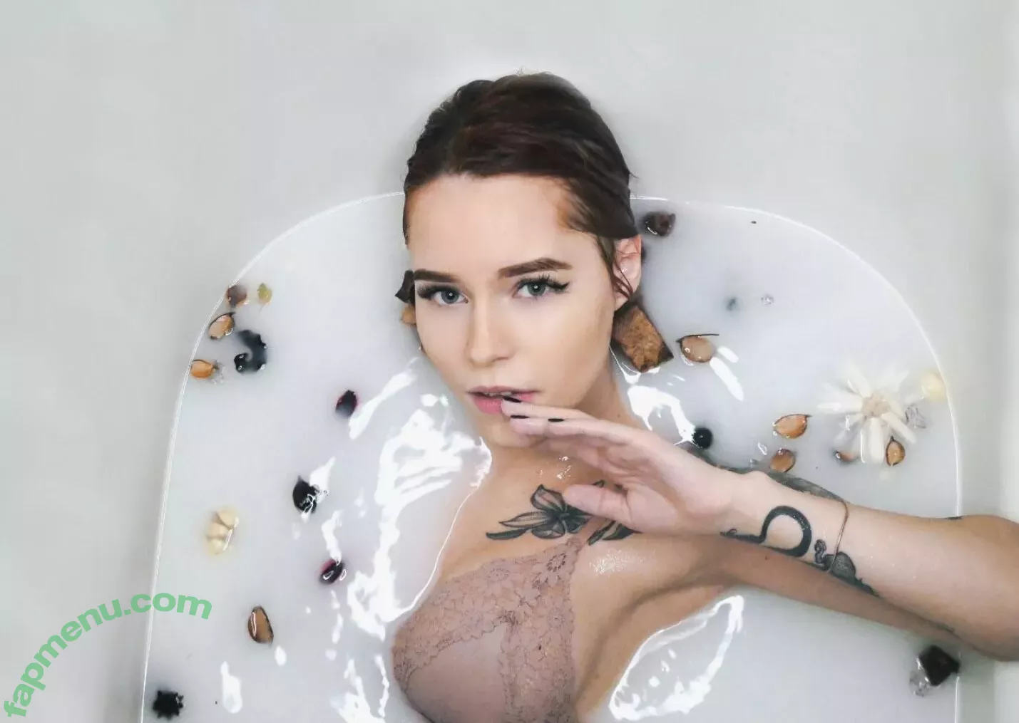 denlyasha nude photo #0194 (Denly)