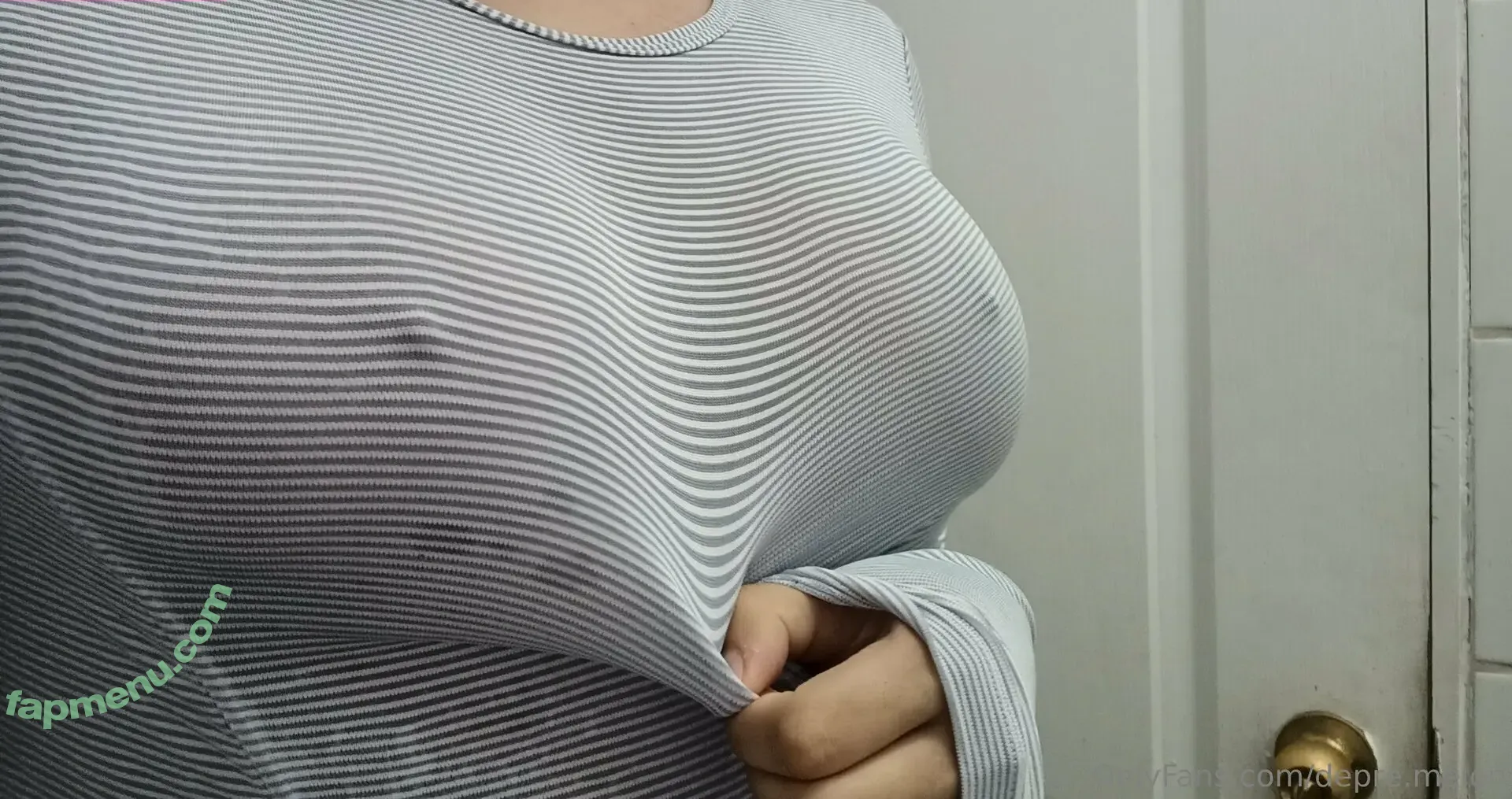 depre.melon nude photo #0001 (depre.melon)