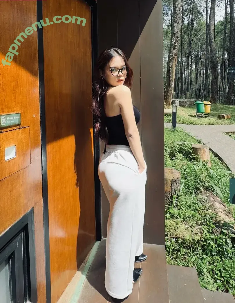 Deraanjela nude photo #0080 (Deraangela / Risafety)