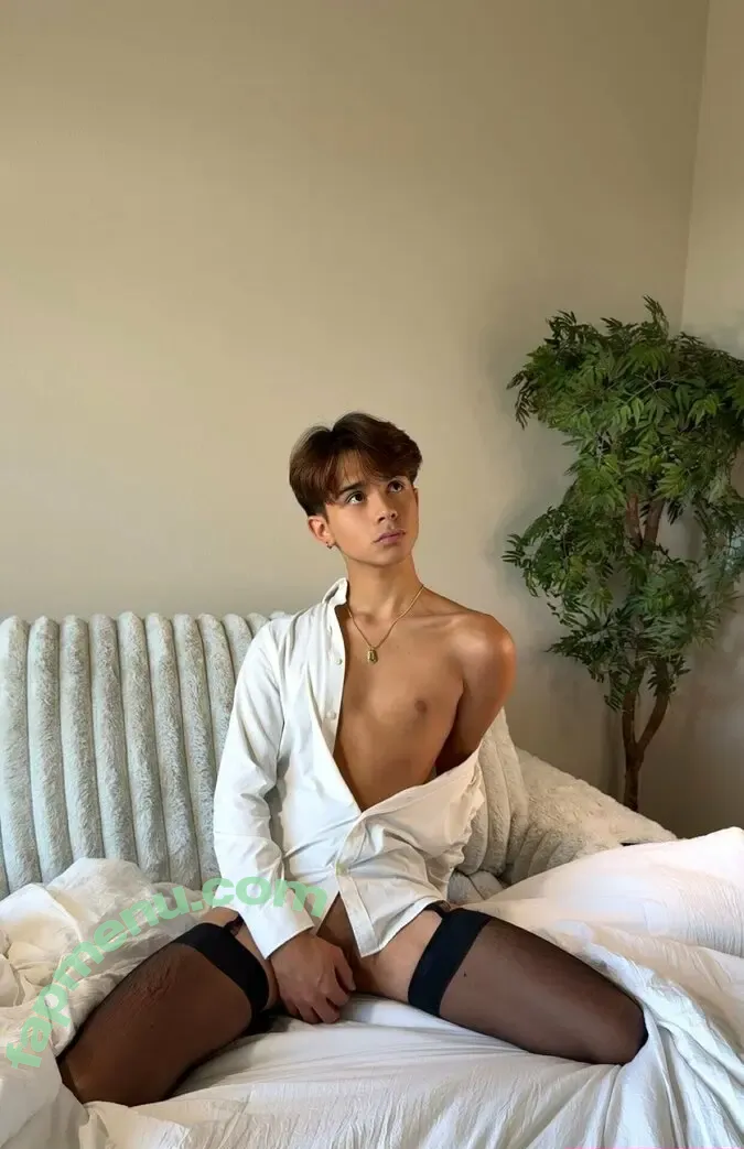 derekpalacioss nude photo #0018 (derekpalacioss)