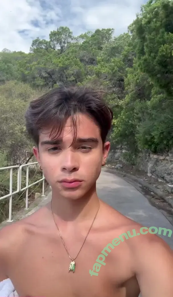 derekpalacioss nude photo #0028 (derekpalacioss)