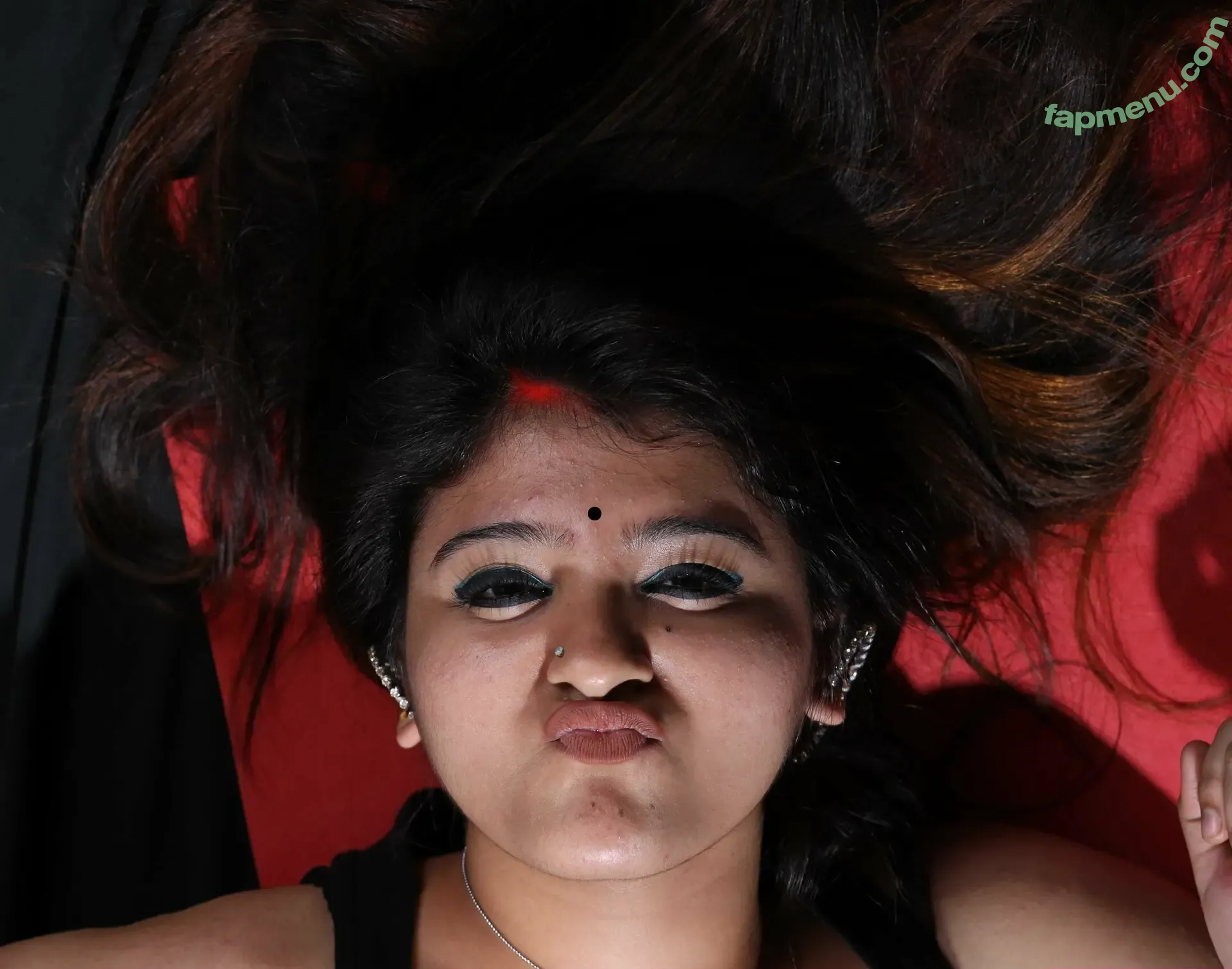 Desi Collection nude photo #0022 (aishwaryaharishankar / dianawhales)