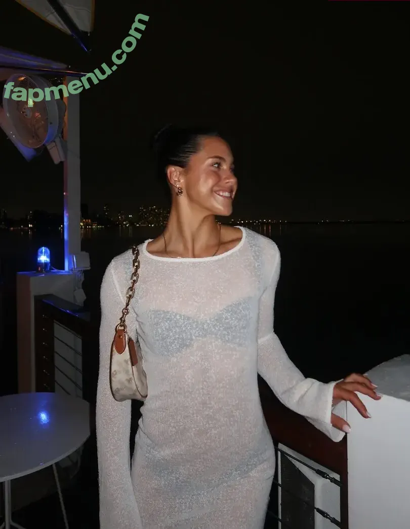 Desi Johnson nude photo #0430 (desijohnsonn / desiree)