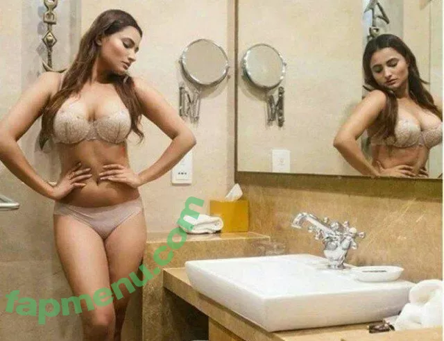 Desi NRI nude photo #0005 (desi.nri)