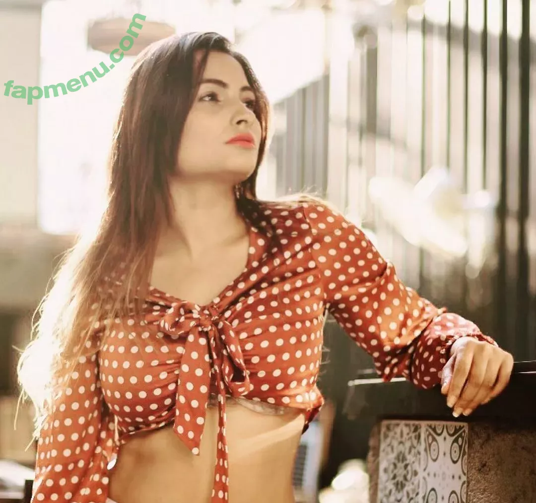 Desi NRI nude photo #0006 (desi.nri)