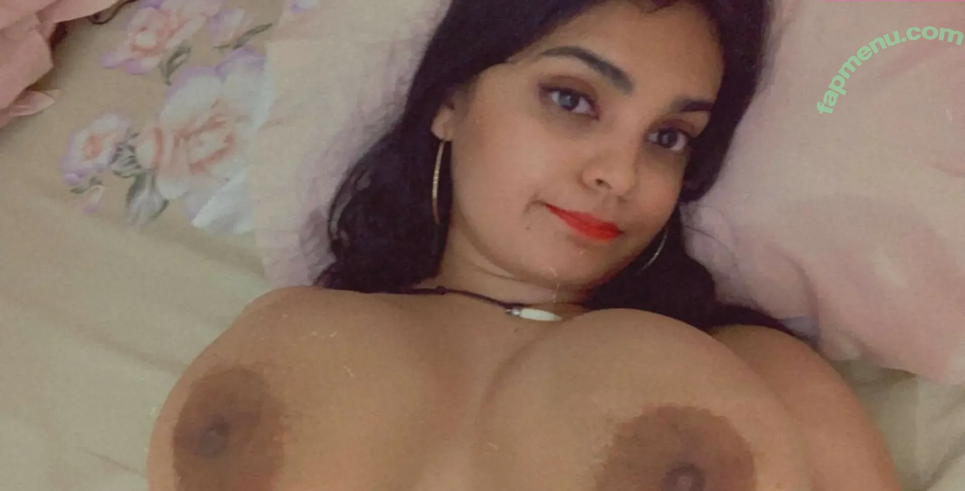Desiaurora nude photo #0013 (DesiAuroraX / desi_aurorax_)