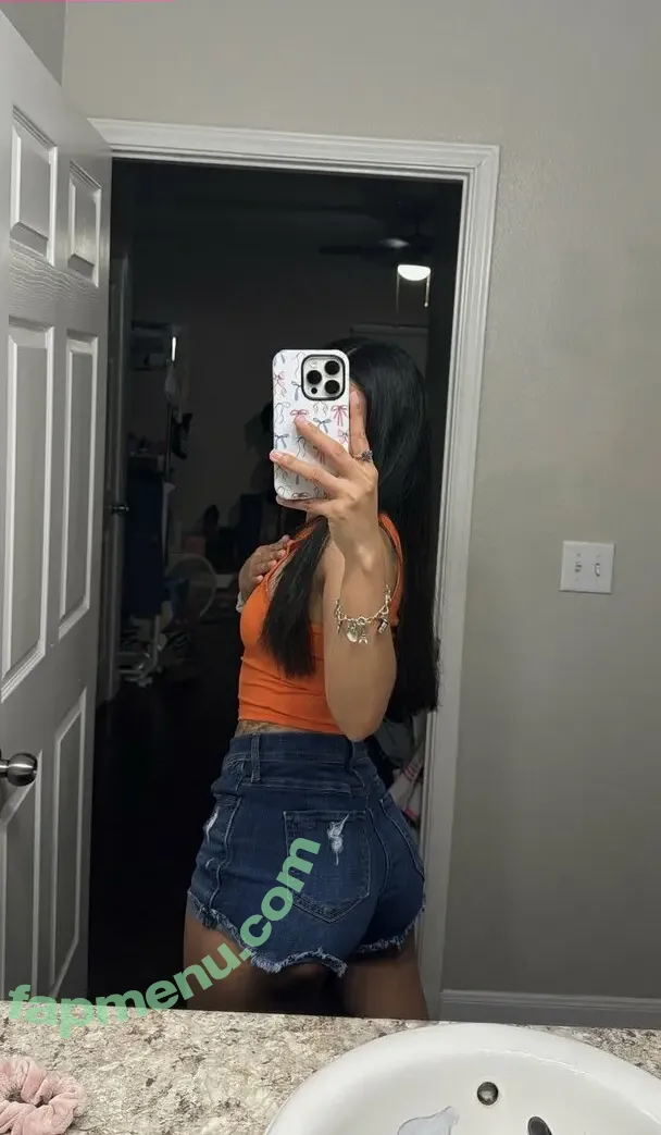 Desiray nude photo #0025 (desgocrazy / desiimxria / dxsiimxria)