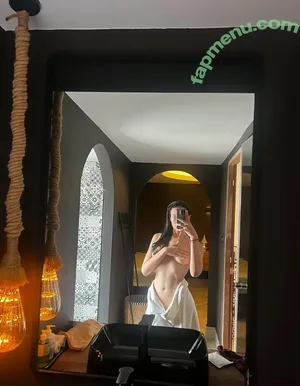 Desness nude photo #0029