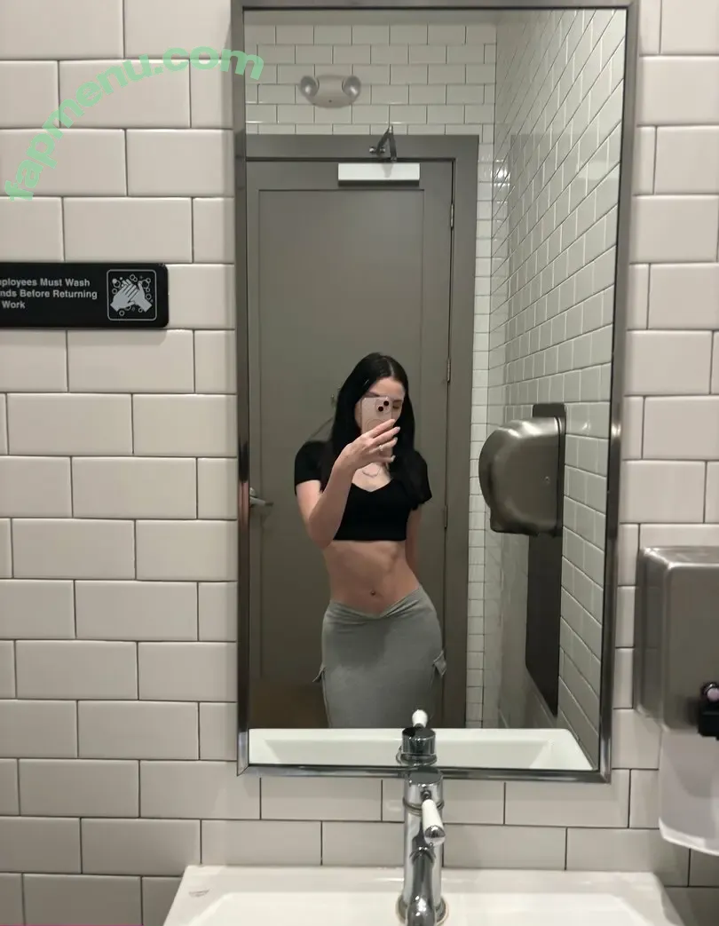 destiny.yvng nude photo #0003 (yvng.des._)