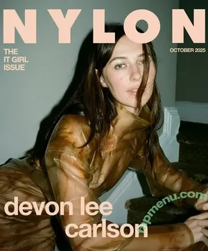 Devon Lee Carlson / devonleecarlson nude photo #0012