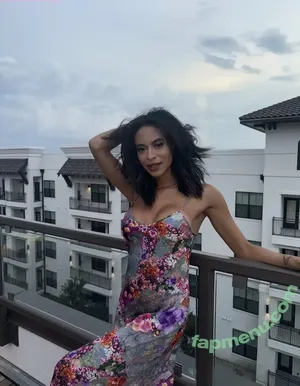devynniicole / kallmekween nude photo #0008
