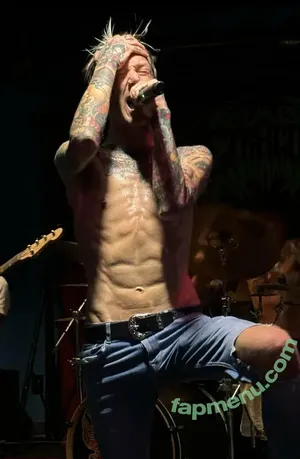 dexdurden / dezdurden nude photo #0001