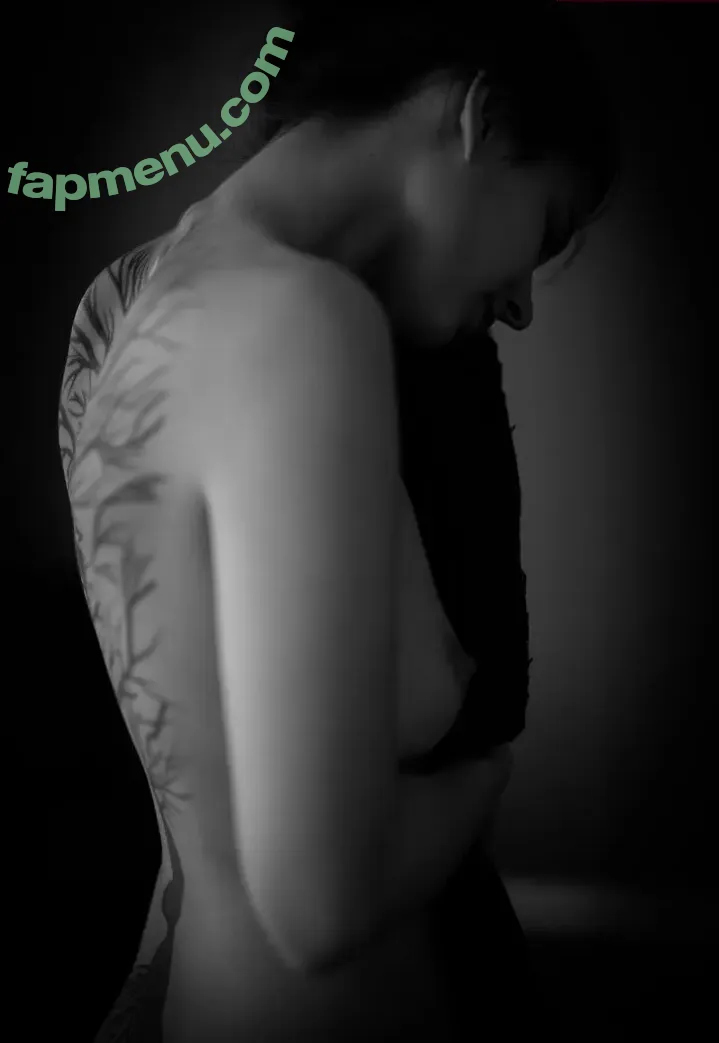 Dexia nude photo #0003 (dex_ter_is_ / iamdexia / iamdexia2)