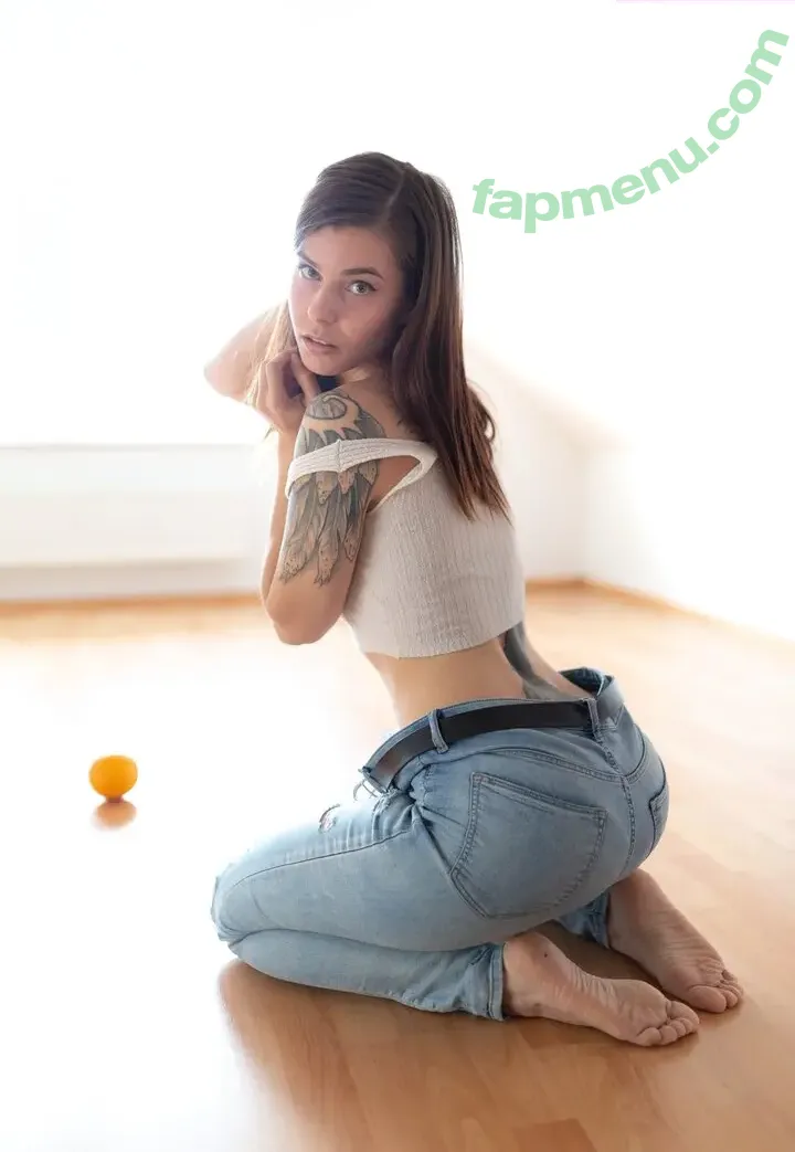 Dexia nude photo #0010 (dex_ter_is_ / iamdexia / iamdexia2)