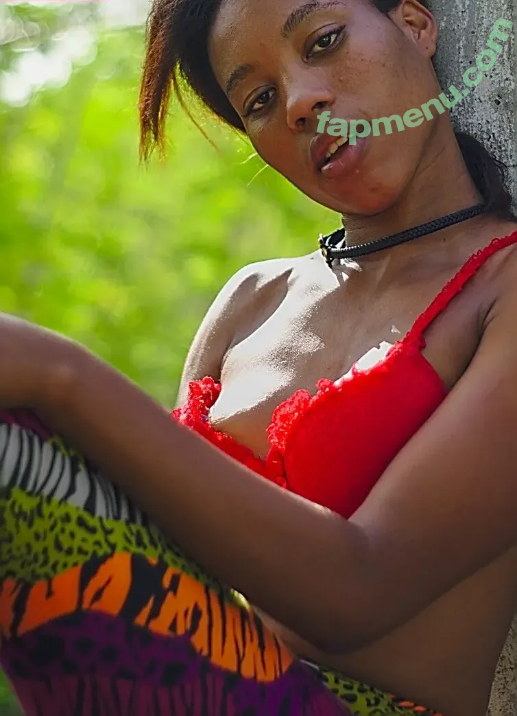 Deyanira nude photo #0007 (Deyanira)
