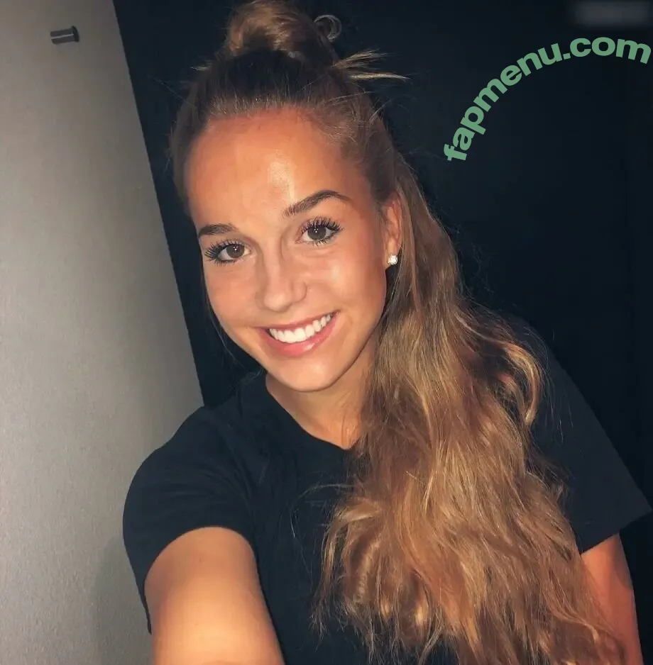 DFB Damen nude photo #0385 (sarahtoninx9_)