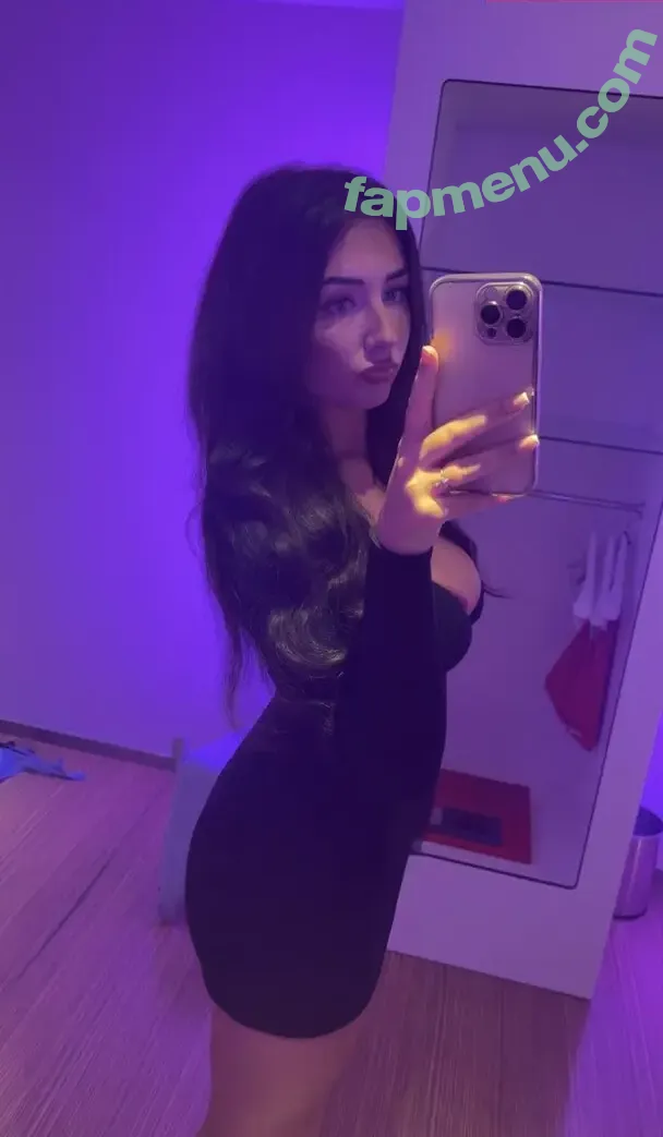 Dharma Willow nude photo #0010 (armadillowes / dharmawillow)