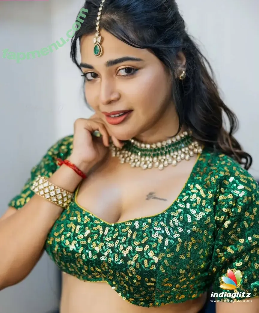 Dharsha Gupta nude photo #0021 (dharshagupta)