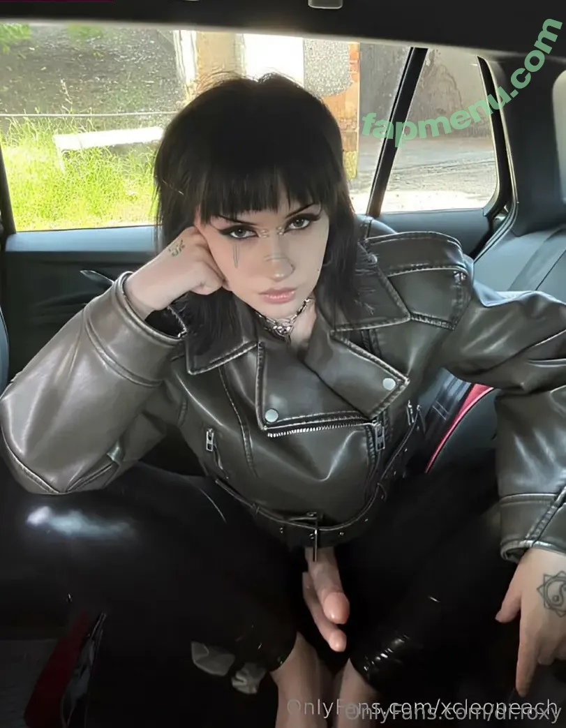 di.foxy nude photo #0002 (foxy__di)