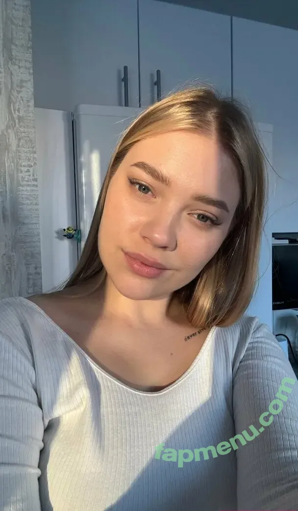 di.luna nude photo #0033 (dilunacandles)