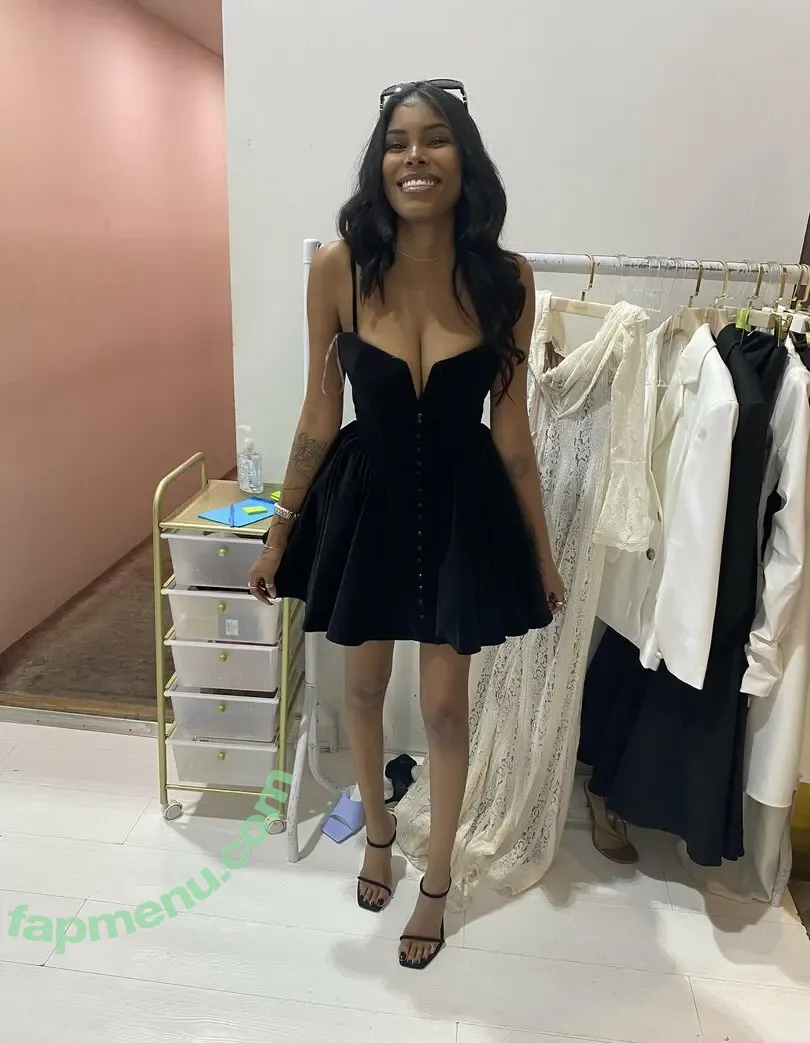 Diamond White nude photo #0014 (diamondwhiteeeee / officialdiamondwhite)