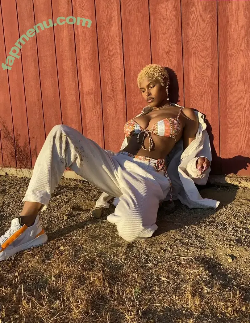 Diamond White nude photo #0035 (diamondwhiteeeee / officialdiamondwhite)