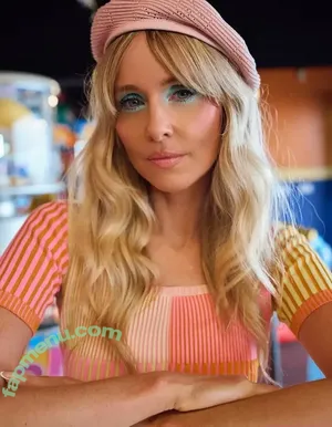 Diana Vickers / dianavickersofficial nude photo #0383