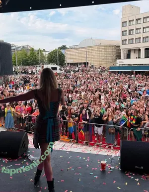 Diana Vickers / dianavickersofficial nude photo #0384