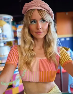 Diana Vickers / dianavickersofficial nude photo #0386