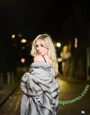 Diana Vickers / dianavickersofficial nude photo #0398