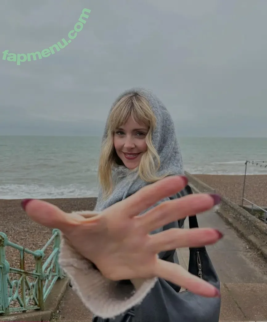 Diana Vickers nude photo #0377 (dianavickersofficial)